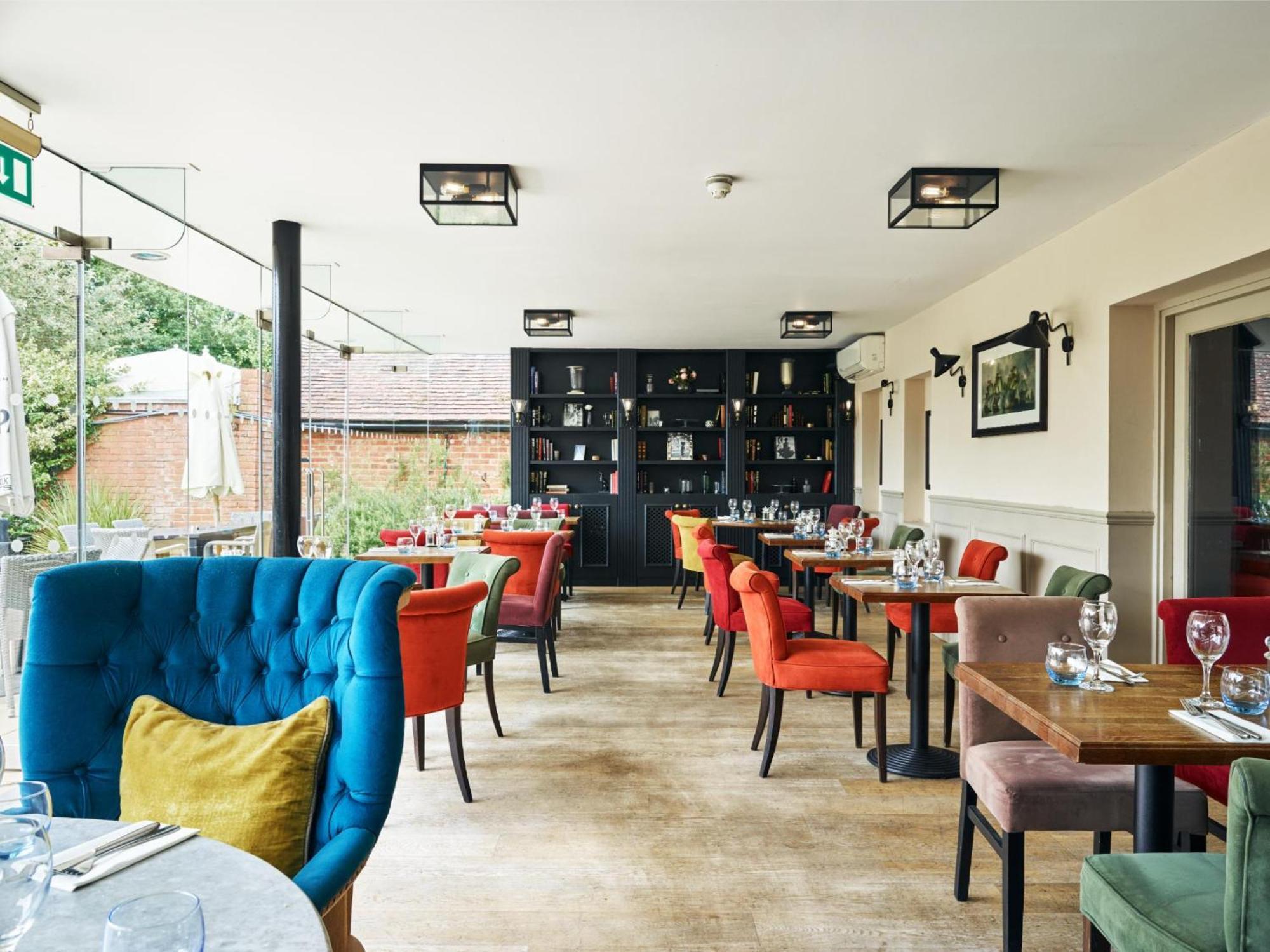 The Talbot Inn Woking Zewnętrze zdjęcie