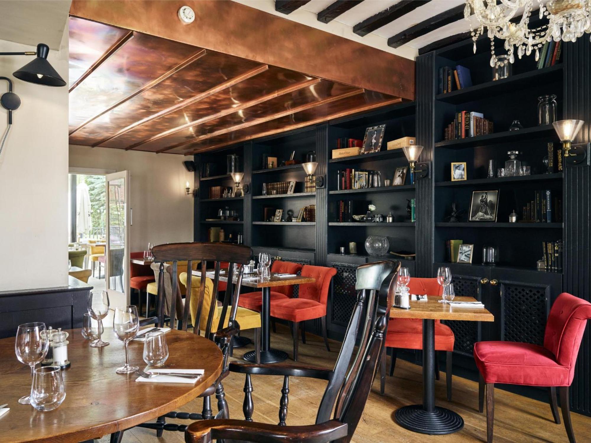 The Talbot Inn Woking Zewnętrze zdjęcie