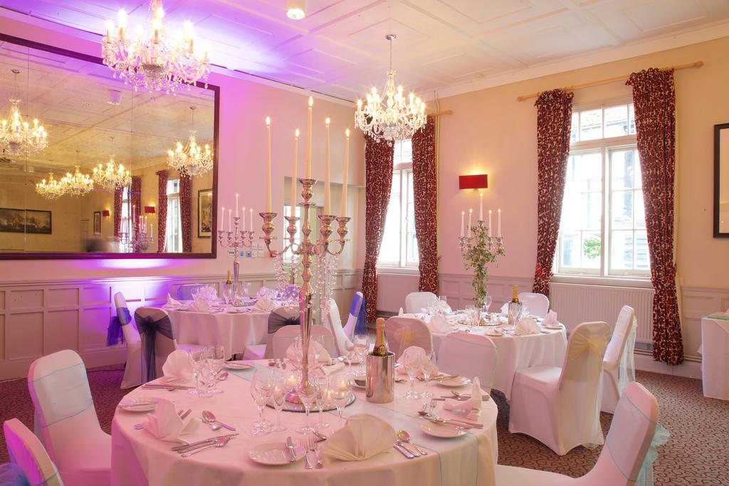 The Talbot Inn Woking Zewnętrze zdjęcie