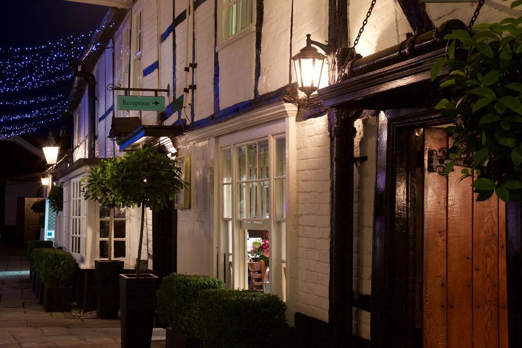 The Talbot Inn Woking Zewnętrze zdjęcie