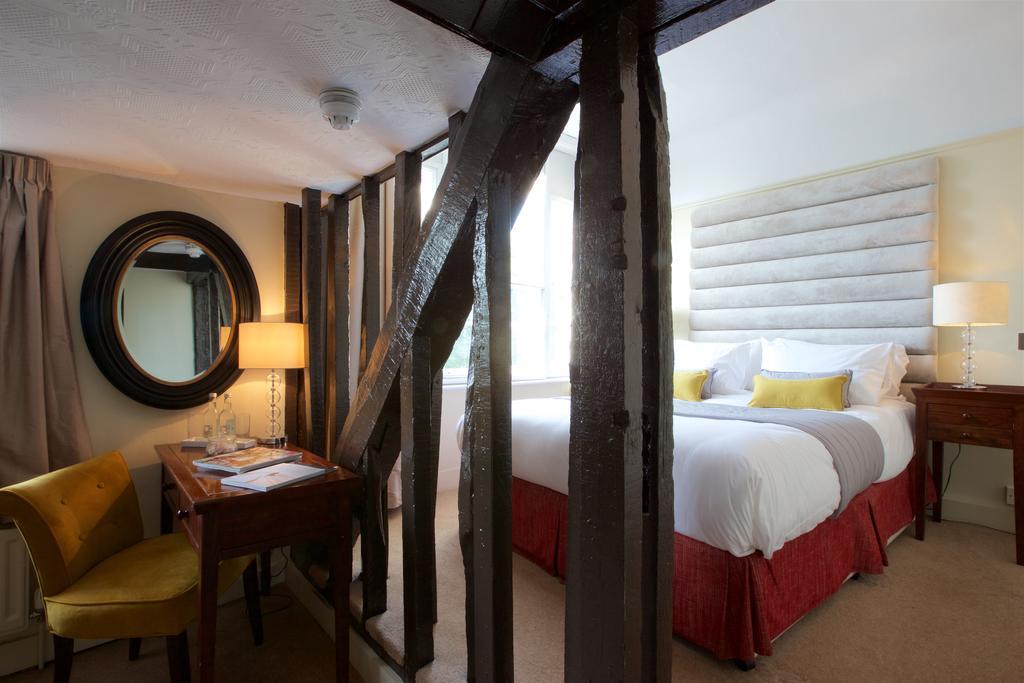 The Talbot Inn Woking Zewnętrze zdjęcie