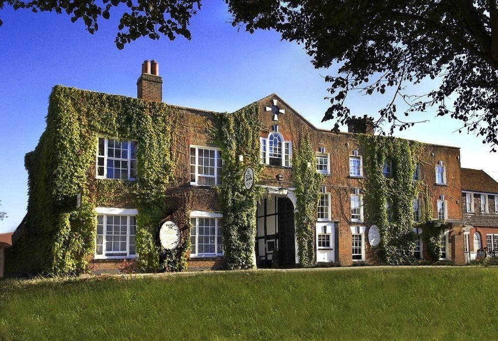 The Talbot Inn Woking Zewnętrze zdjęcie