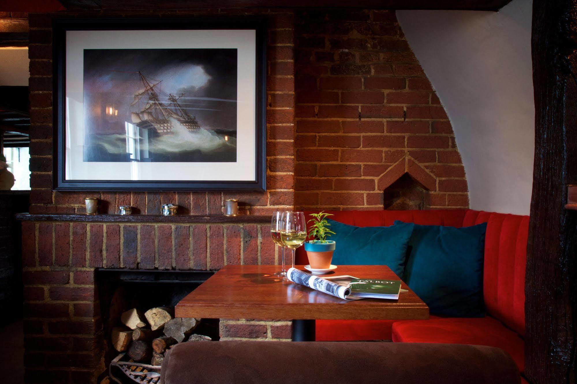 The Talbot Inn Woking Zewnętrze zdjęcie