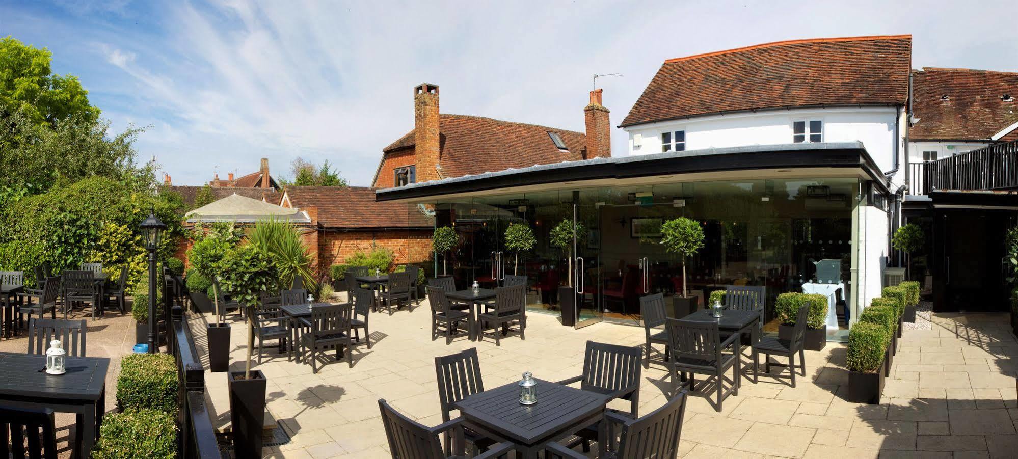 The Talbot Inn Woking Zewnętrze zdjęcie